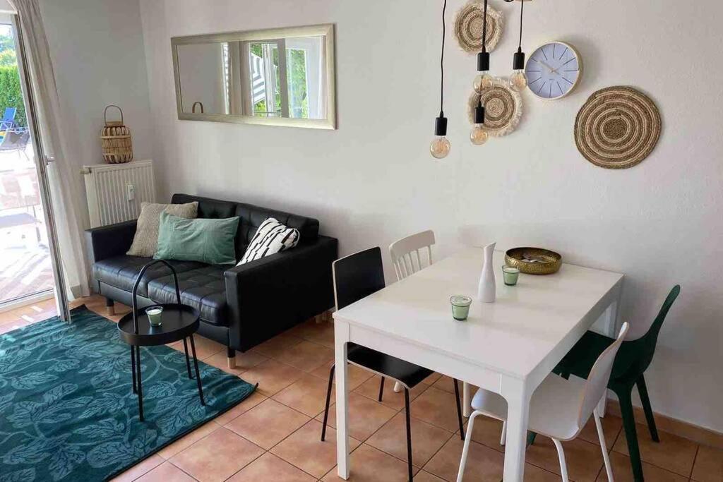 Die Seeblume - Ferienwohnung Mit Pool Und Seeblick Ludwigshafen am Bodensee Kültér fotó
